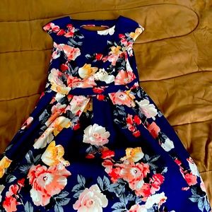 Super cute flowery dress